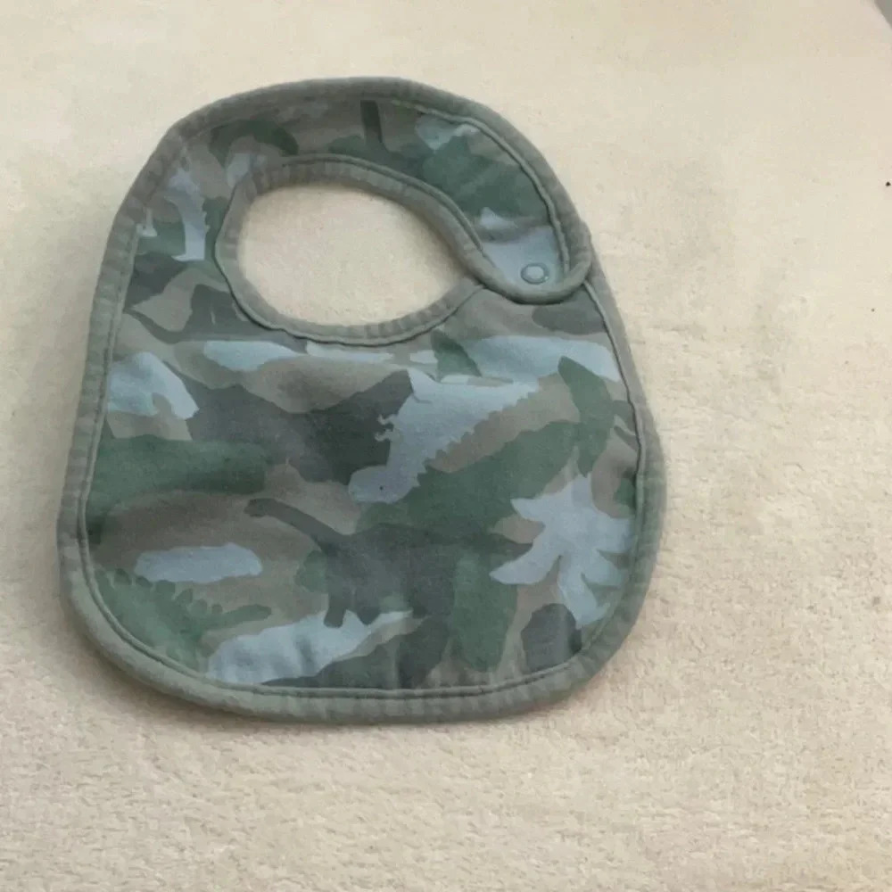 Bibs - Picture 8 of 11
